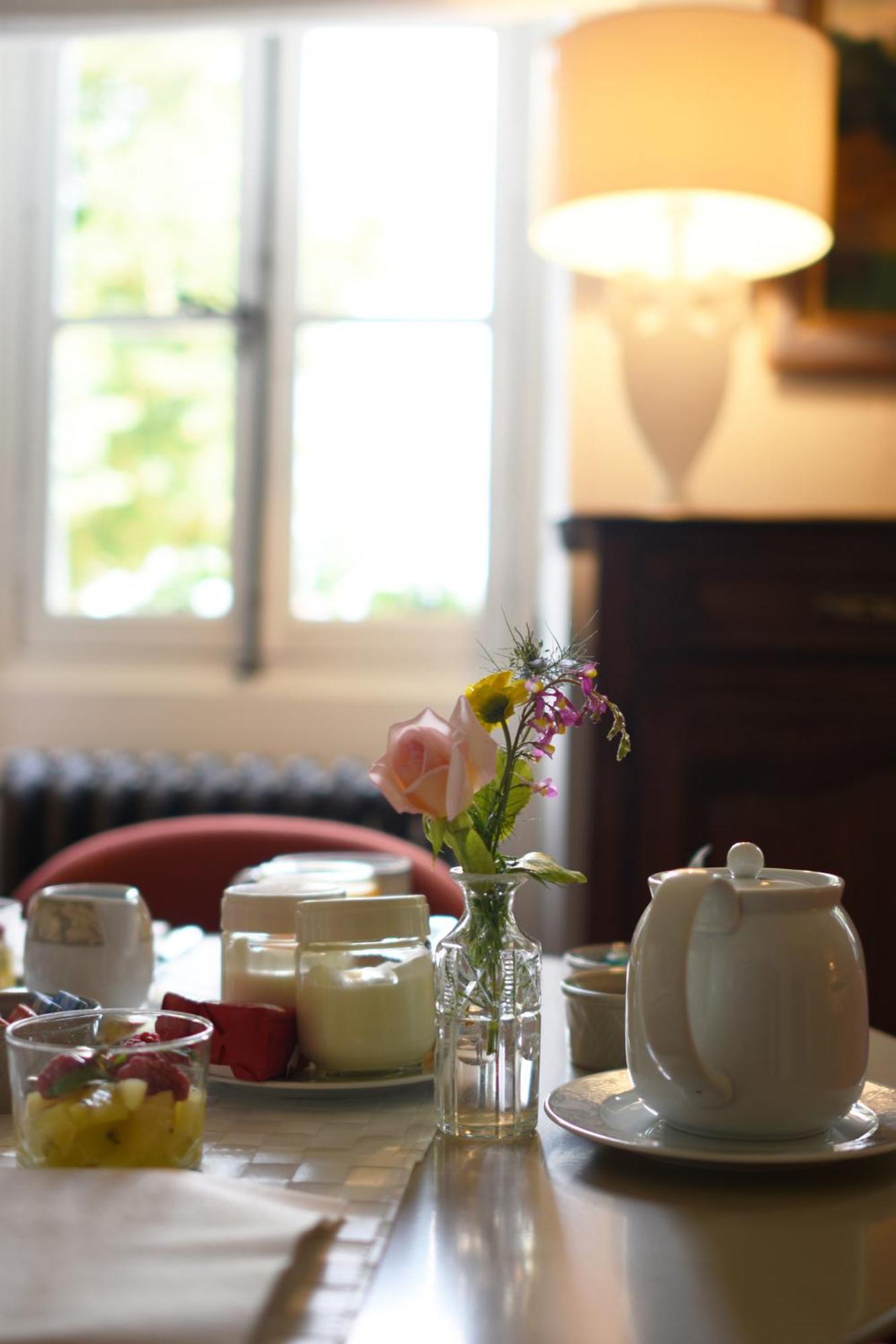 Domaine De L'Ermitage Bed and Breakfast Berry-Bouy Εξωτερικό φωτογραφία